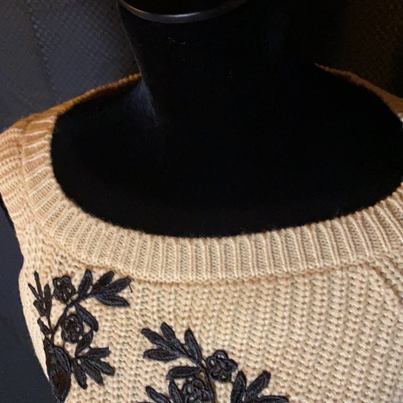 Jella C. Cream Sweater (Missy) - Picture 10 of 11